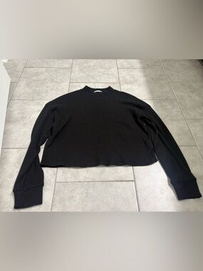 Black Women's slightly cropped turtle neck Knit Sweater